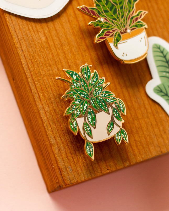 Hoya Splash Enamel Pin