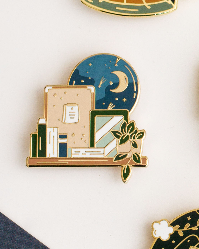 Goodnight Bookshelf Enamel Pin