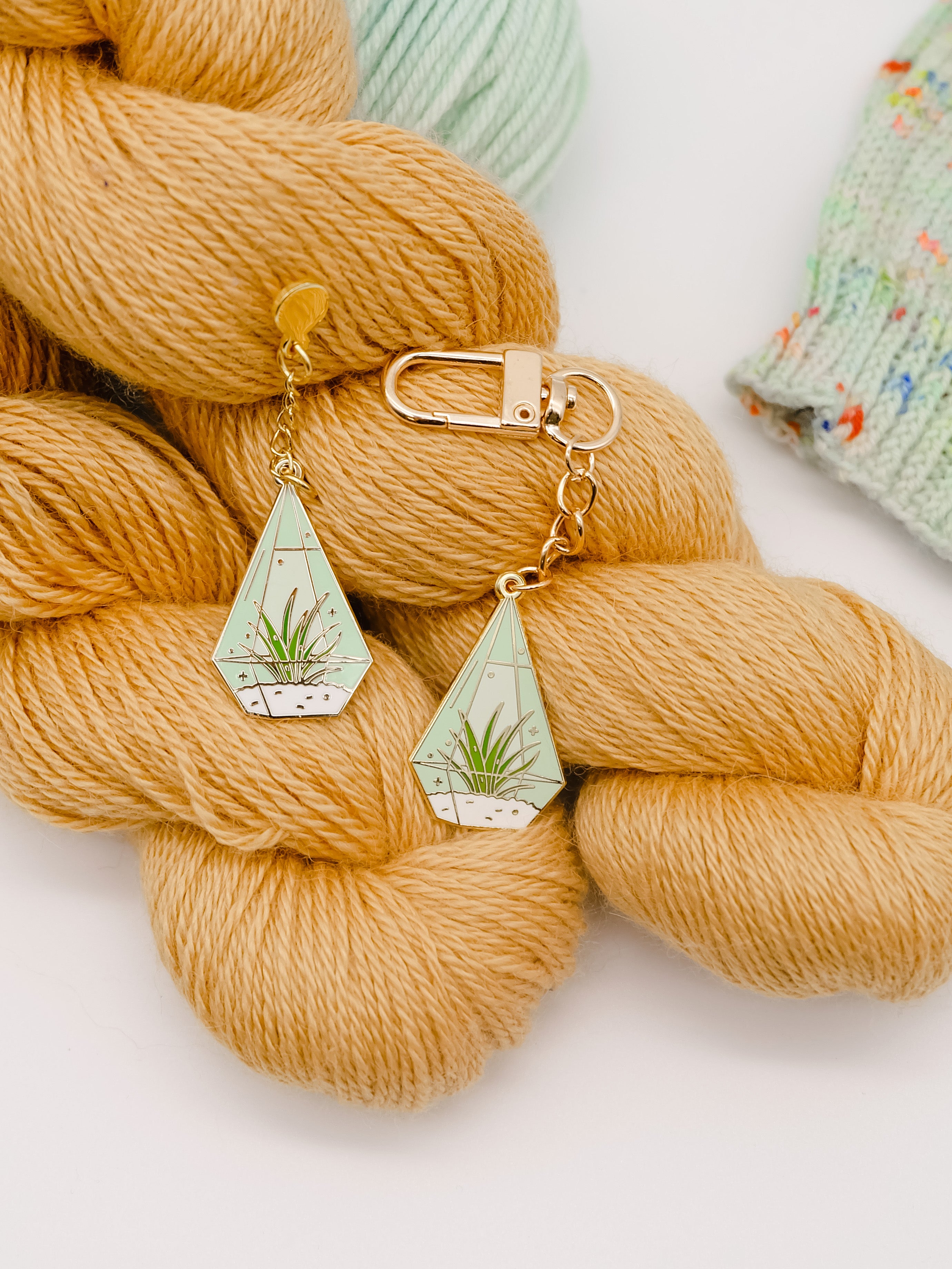 Air Plant Terrarium Keychain – occasionalish - Main Image